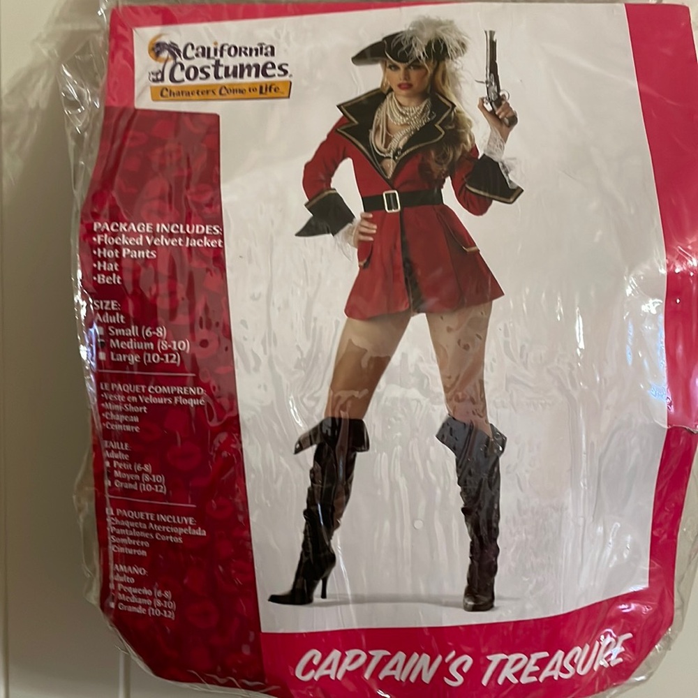 Pirate Velvet Jacket 🏴‍☠️ 
hat not included